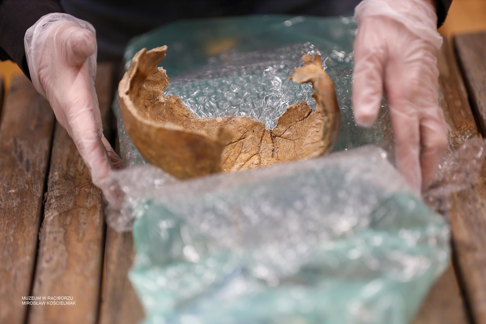 Zdjęcie w galerii na portalu naszraciborz.pl: Archeologia na tropie tajemnic raciborskich Piastów. Spotkanie w Zamku Piastowskim wiadomości z regionu