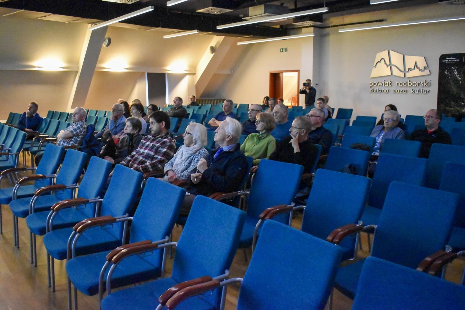 Zdjęcie w galerii na portalu naszraciborz.pl: Archeologia na tropie tajemnic raciborskich Piastów. Spotkanie w Zamku Piastowskim wiadomości z regionu