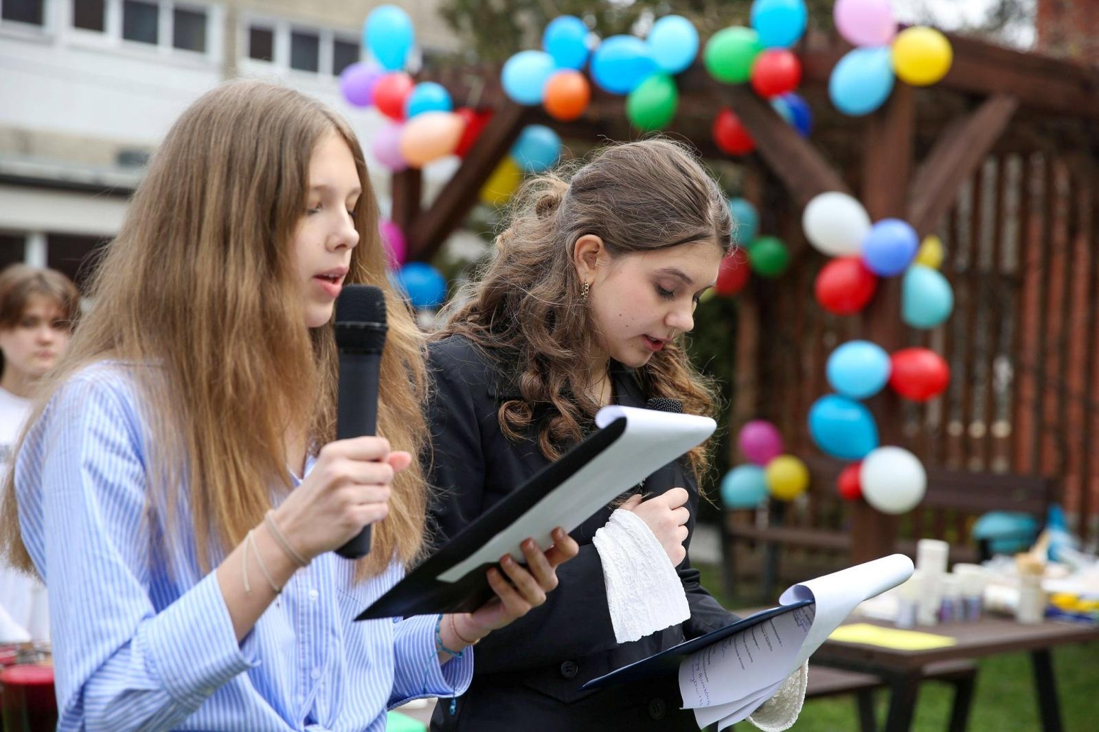 Zdjęcie w galerii na portalu naszraciborz.pl: Śniadanie Mistrzów w Raciborzu. Sport, zdrowie i wspólnota szkolna [WIDEO] wiadomości z regionu