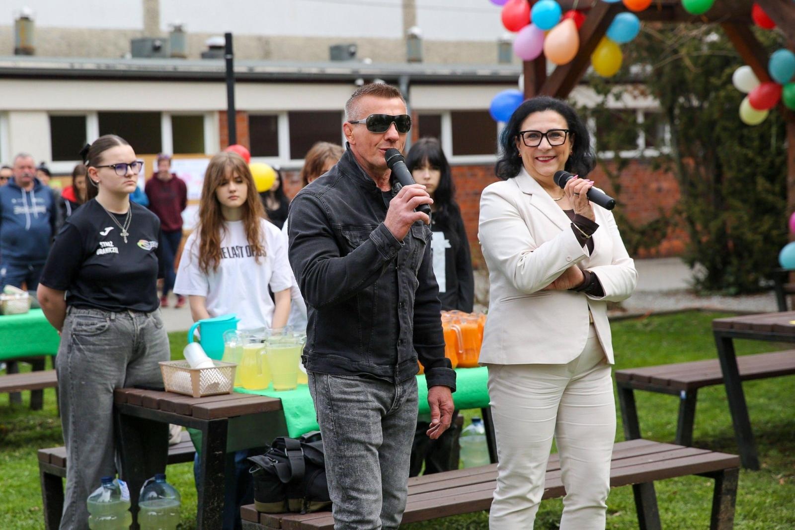 Zdjęcie w galerii na portalu naszraciborz.pl: Śniadanie Mistrzów w Raciborzu. Sport, zdrowie i wspólnota szkolna [WIDEO] wiadomości z regionu