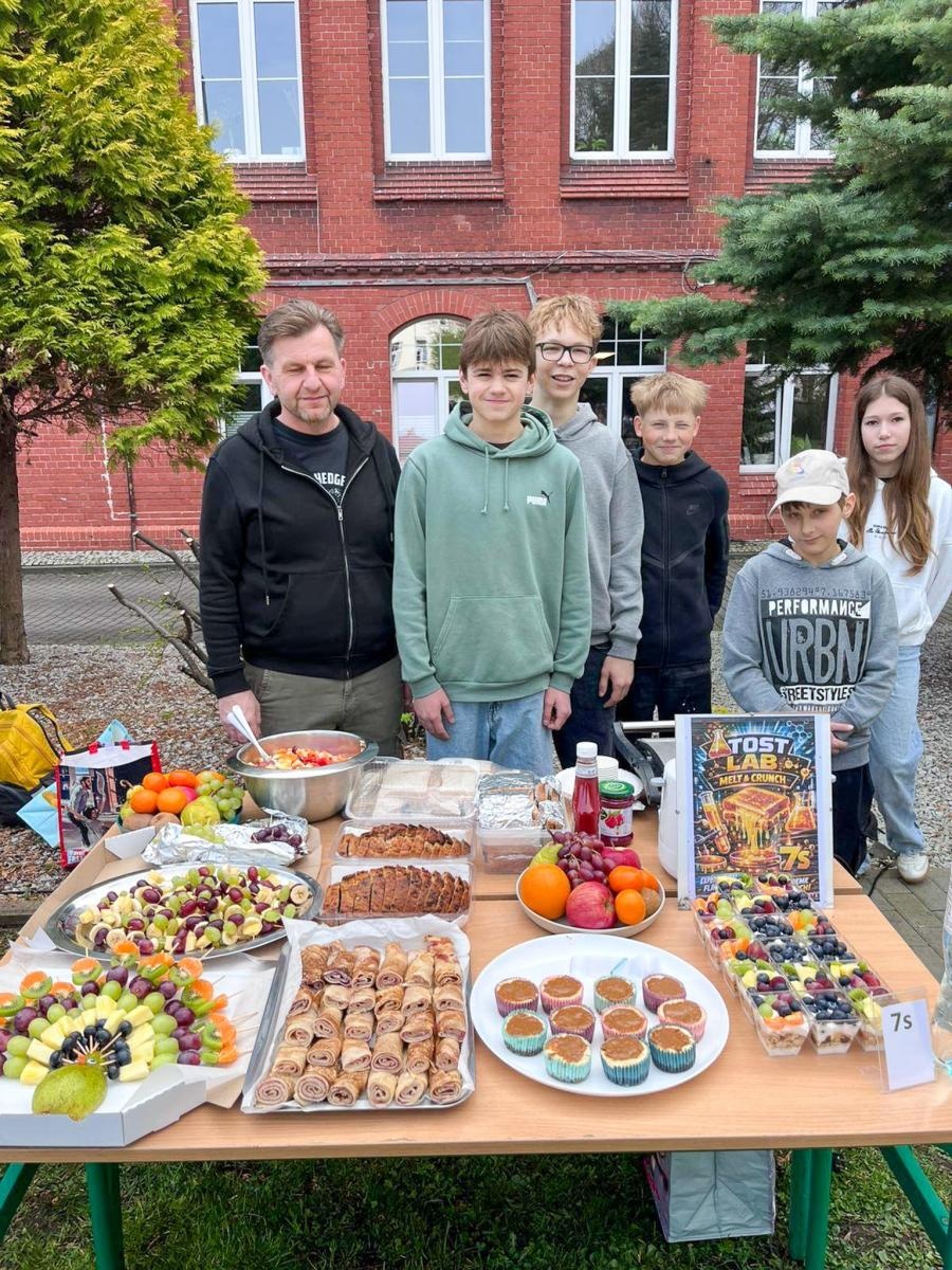 Zdjęcie w galerii na portalu naszraciborz.pl: Śniadanie Mistrzów w Raciborzu. Sport, zdrowie i wspólnota szkolna [WIDEO] wiadomości z regionu