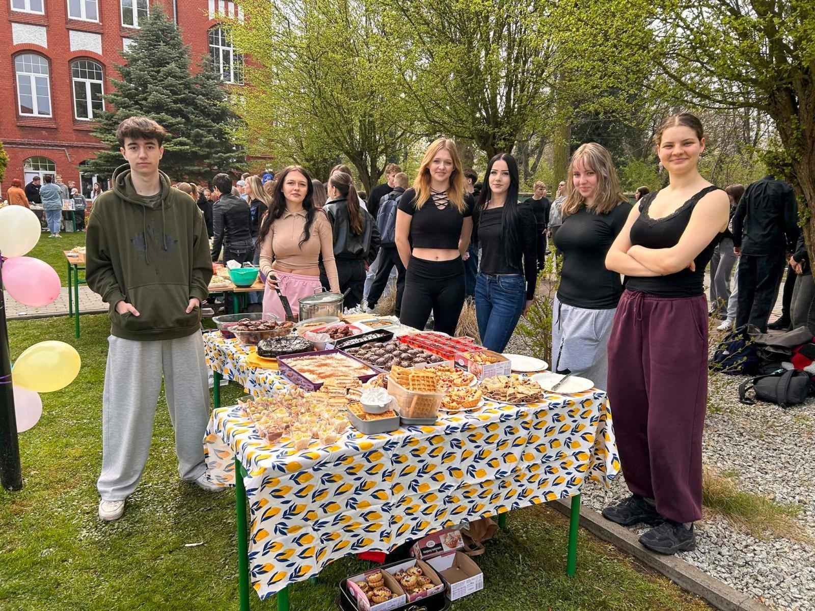 Zdjęcie w galerii na portalu naszraciborz.pl: Śniadanie Mistrzów w Raciborzu. Sport, zdrowie i wspólnota szkolna [WIDEO] wiadomości z regionu