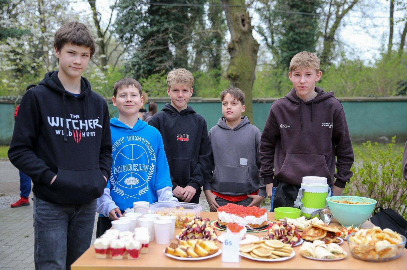 Zdjęcie w galerii na portalu naszraciborz.pl: Śniadanie Mistrzów w Raciborzu. Sport, zdrowie i wspólnota szkolna [WIDEO] wiadomości z regionu