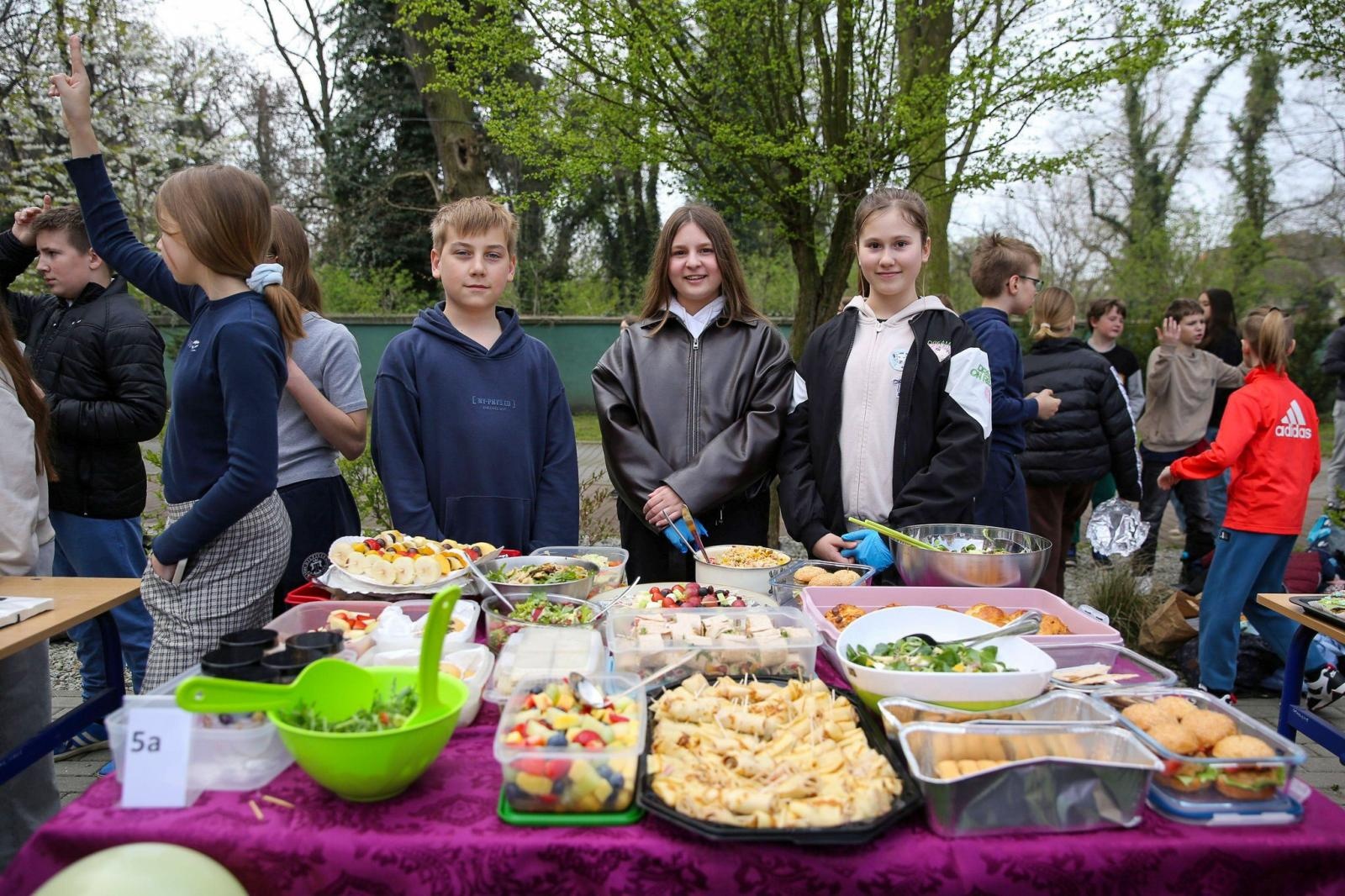 Zdjęcie w galerii na portalu naszraciborz.pl: Śniadanie Mistrzów w Raciborzu. Sport, zdrowie i wspólnota szkolna [WIDEO] wiadomości z regionu