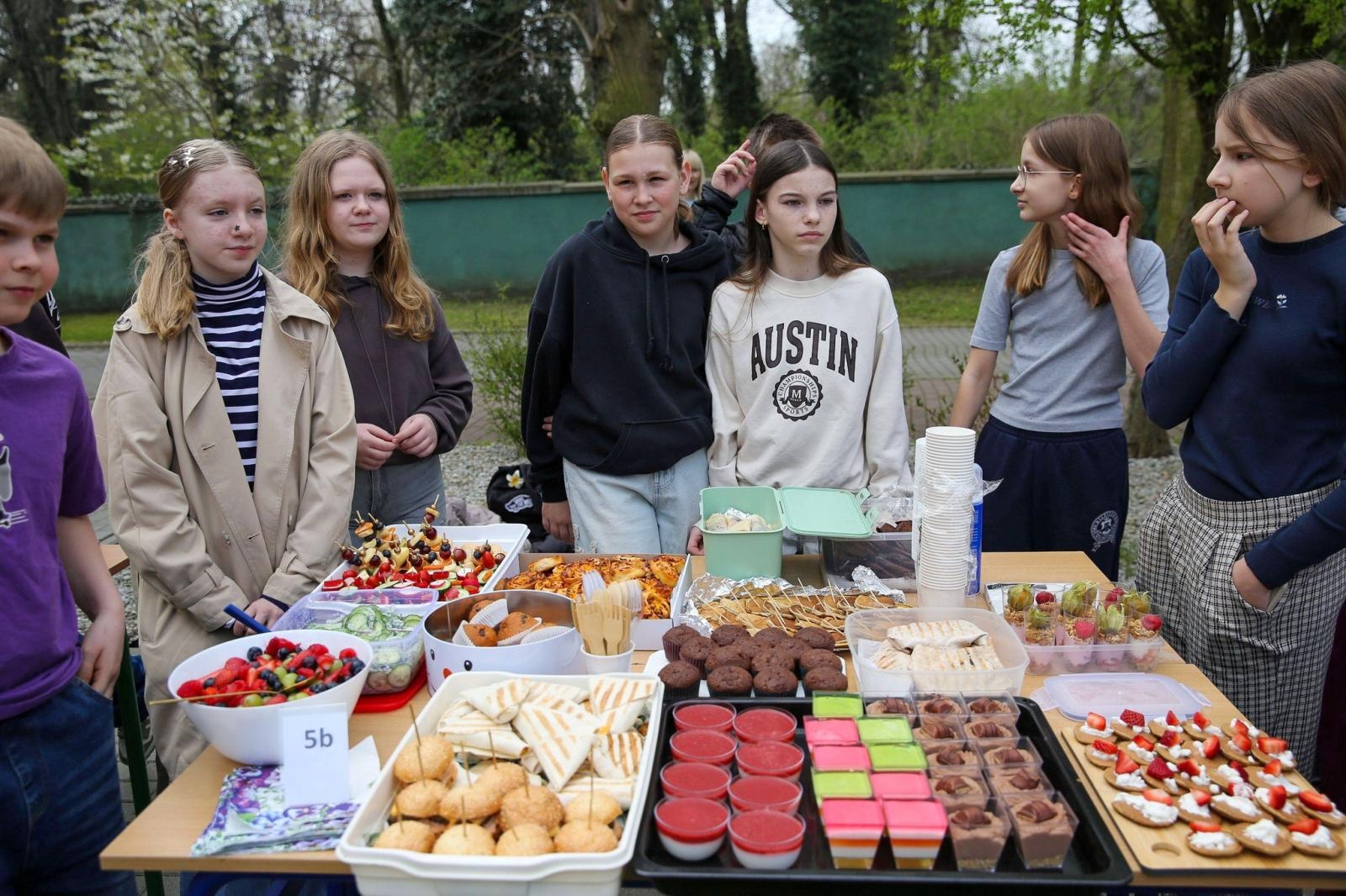 Zdjęcie w galerii na portalu naszraciborz.pl: Śniadanie Mistrzów w Raciborzu. Sport, zdrowie i wspólnota szkolna [WIDEO] wiadomości z regionu