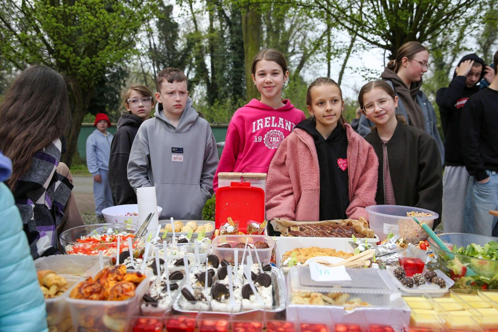 Zdjęcie w galerii na portalu naszraciborz.pl: Śniadanie Mistrzów w Raciborzu. Sport, zdrowie i wspólnota szkolna [WIDEO] wiadomości z regionu
