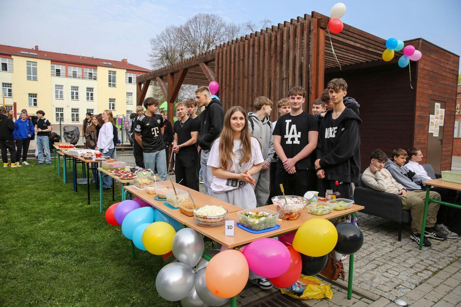 Zdjęcie w galerii na portalu naszraciborz.pl: Śniadanie Mistrzów w Raciborzu. Sport, zdrowie i wspólnota szkolna [WIDEO] wiadomości z regionu