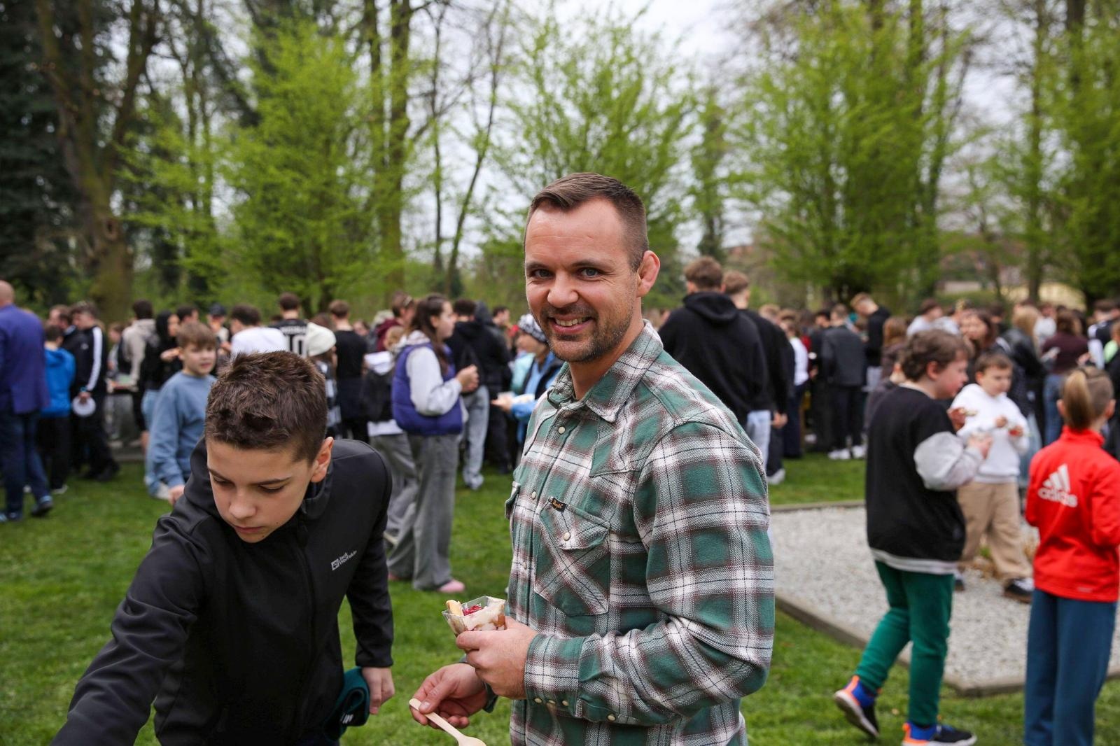 Zdjęcie w galerii na portalu naszraciborz.pl: Śniadanie Mistrzów w Raciborzu. Sport, zdrowie i wspólnota szkolna [WIDEO] wiadomości z regionu