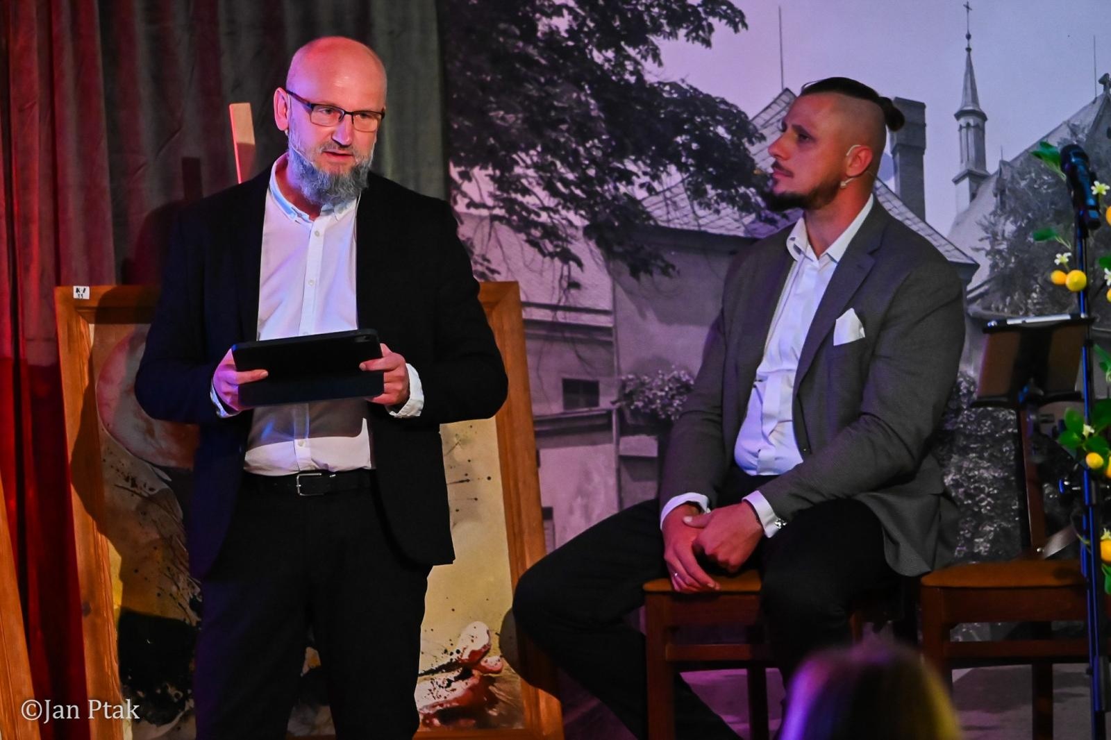 Zdjęcie w galerii na portalu naszraciborz.pl: Winiarstwo, historia i muzyka w Zamku Piastowskim. Wieczór z opowieściami o winnicach Szlaku Bursztynowego wiadomości z regionu