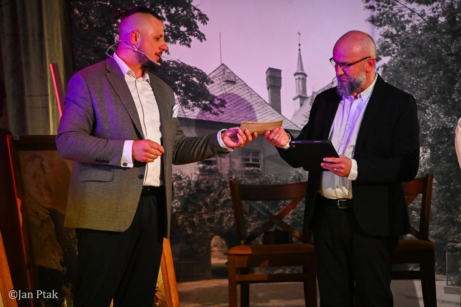 Zdjęcie w galerii na portalu naszraciborz.pl: Winiarstwo, historia i muzyka w Zamku Piastowskim. Wieczór z opowieściami o winnicach Szlaku Bursztynowego wiadomości z regionu