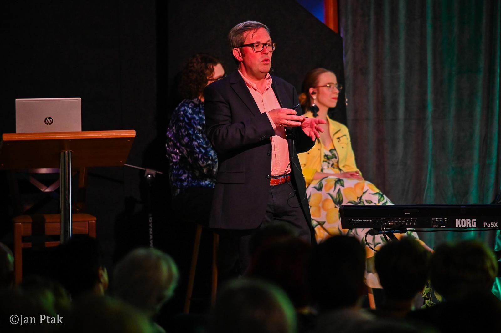 Zdjęcie w galerii na portalu naszraciborz.pl: Winiarstwo, historia i muzyka w Zamku Piastowskim. Wieczór z opowieściami o winnicach Szlaku Bursztynowego wiadomości z regionu