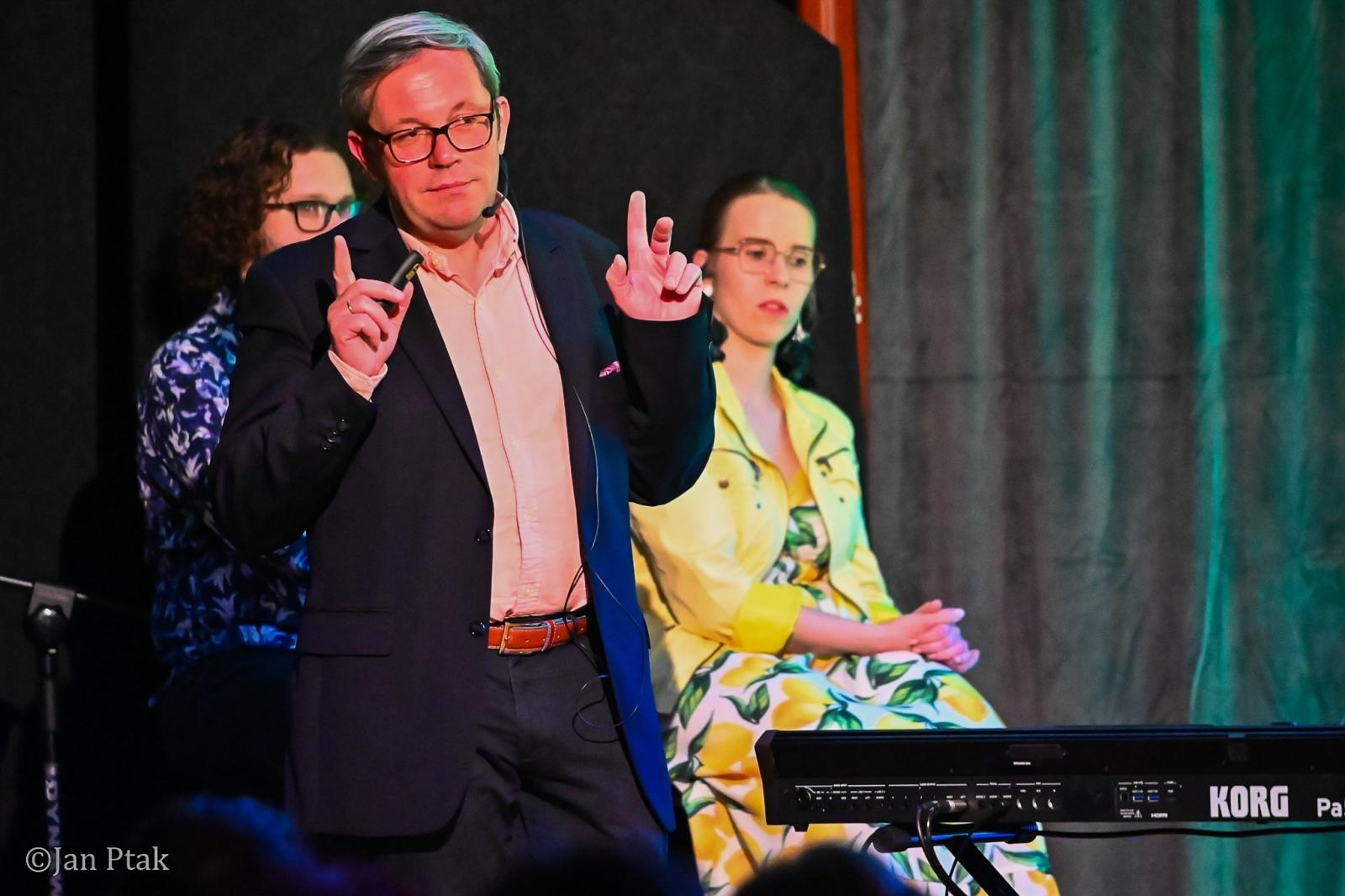 Zdjęcie w galerii na portalu naszraciborz.pl: Winiarstwo, historia i muzyka w Zamku Piastowskim. Wieczór z opowieściami o winnicach Szlaku Bursztynowego wiadomości z regionu