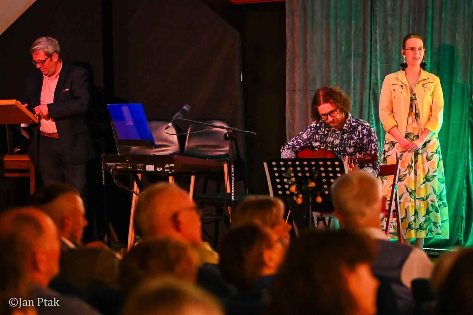 Zdjęcie w galerii na portalu naszraciborz.pl: Winiarstwo, historia i muzyka w Zamku Piastowskim. Wieczór z opowieściami o winnicach Szlaku Bursztynowego wiadomości z regionu