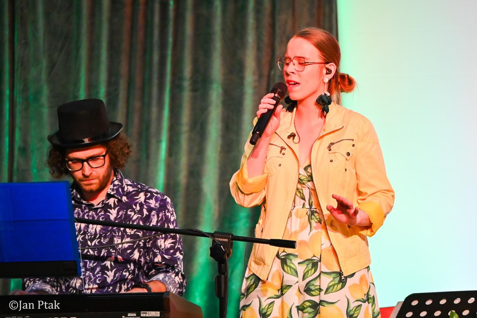 Zdjęcie w galerii na portalu naszraciborz.pl: Winiarstwo, historia i muzyka w Zamku Piastowskim. Wieczór z opowieściami o winnicach Szlaku Bursztynowego wiadomości z regionu