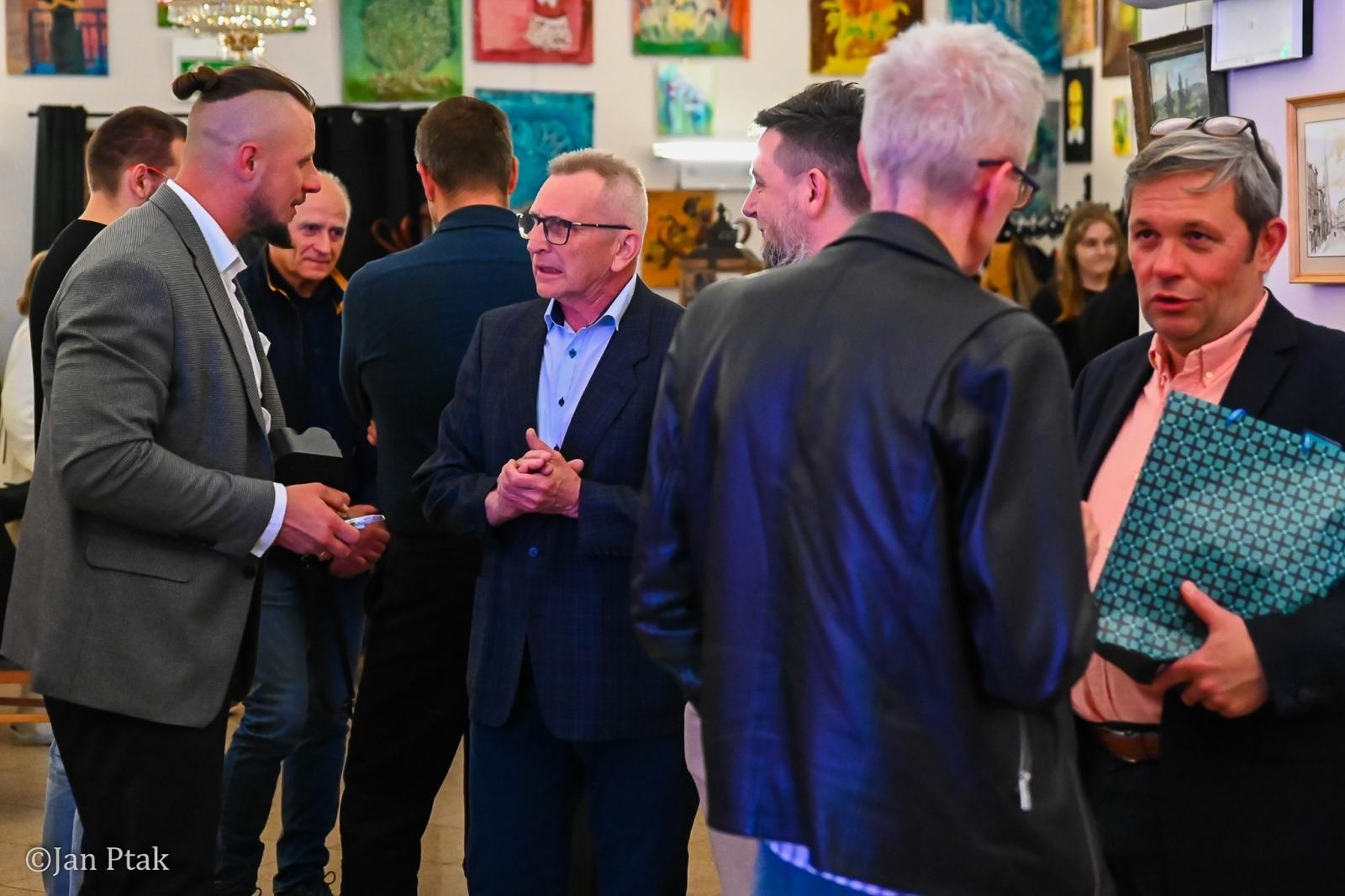 Zdjęcie w galerii na portalu naszraciborz.pl: Winiarstwo, historia i muzyka w Zamku Piastowskim. Wieczór z opowieściami o winnicach Szlaku Bursztynowego wiadomości z regionu