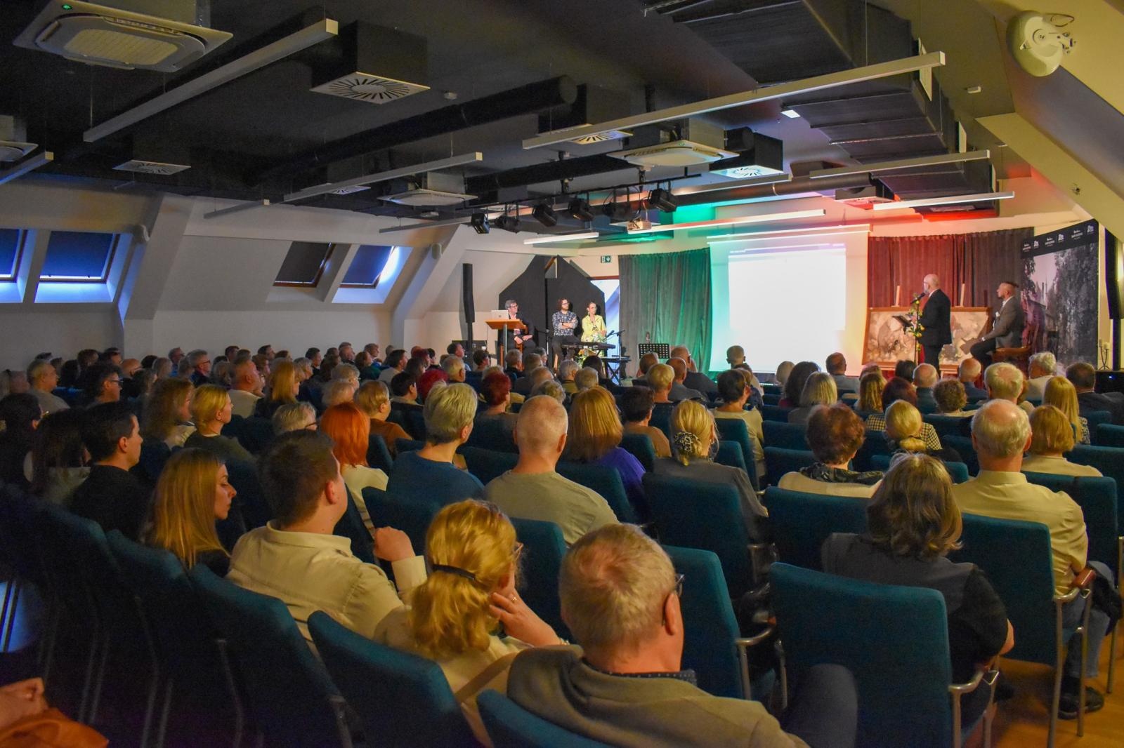 Zdjęcie w galerii na portalu naszraciborz.pl: Winiarstwo, historia i muzyka w Zamku Piastowskim. Wieczór z opowieściami o winnicach Szlaku Bursztynowego wiadomości z regionu