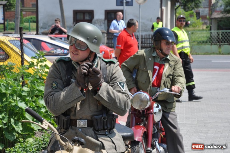 Zdjęcie w galerii na portalu naszraciborz.pl: Patrol Wehrmachtu w Bieńkowicach wiadomości z regionu