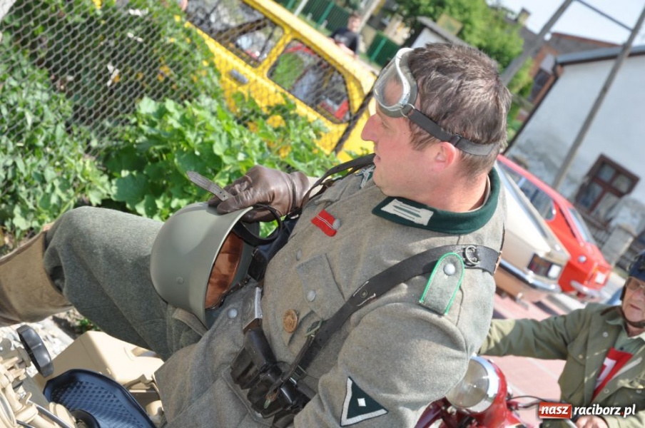 Zdjęcie w galerii na portalu naszraciborz.pl: Patrol Wehrmachtu w Bieńkowicach wiadomości z regionu