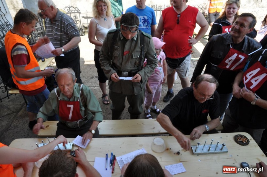 Zdjęcie w galerii na portalu naszraciborz.pl: Patrol Wehrmachtu w Bieńkowicach wiadomości z regionu