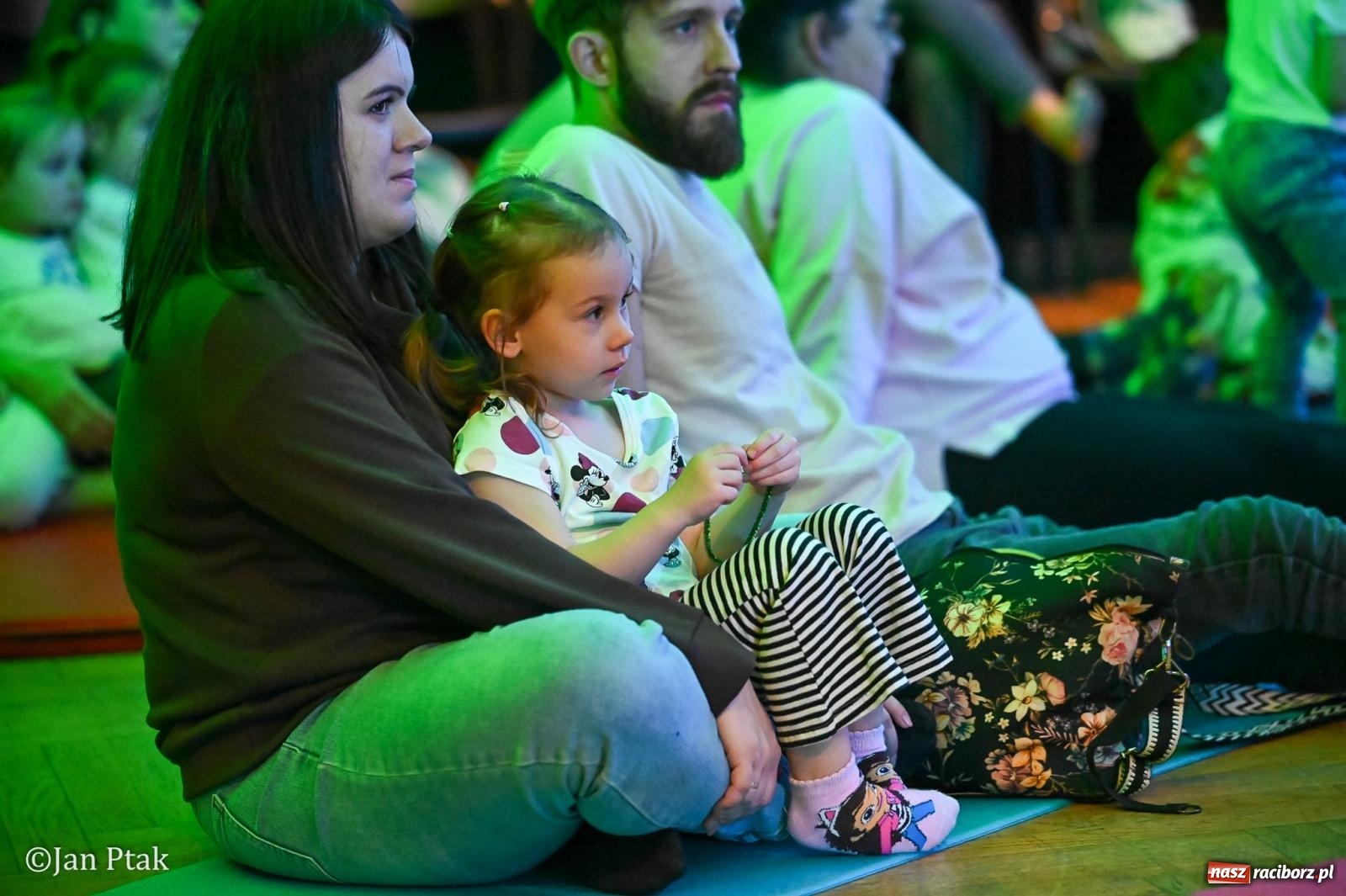 Zdjęcie w galerii na portalu naszraciborz.pl: Od Śnieżki po kosmiczne opowieści. Muzyczna podróż dla najmłodszych w Raciborskim Centrum Kultury wiadomości z regionu