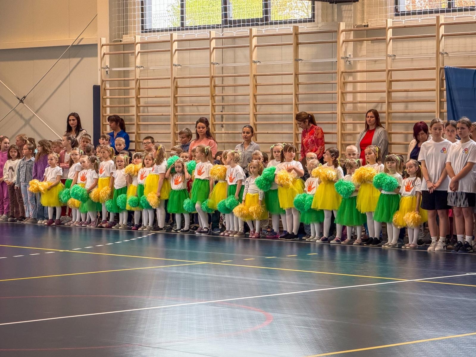 Zdjęcie w galerii na portalu naszraciborz.pl: Nowa hala sportowa przy ZSP nr 4 w Raciborzu-Studziennej oddana do użytku wiadomości z regionu