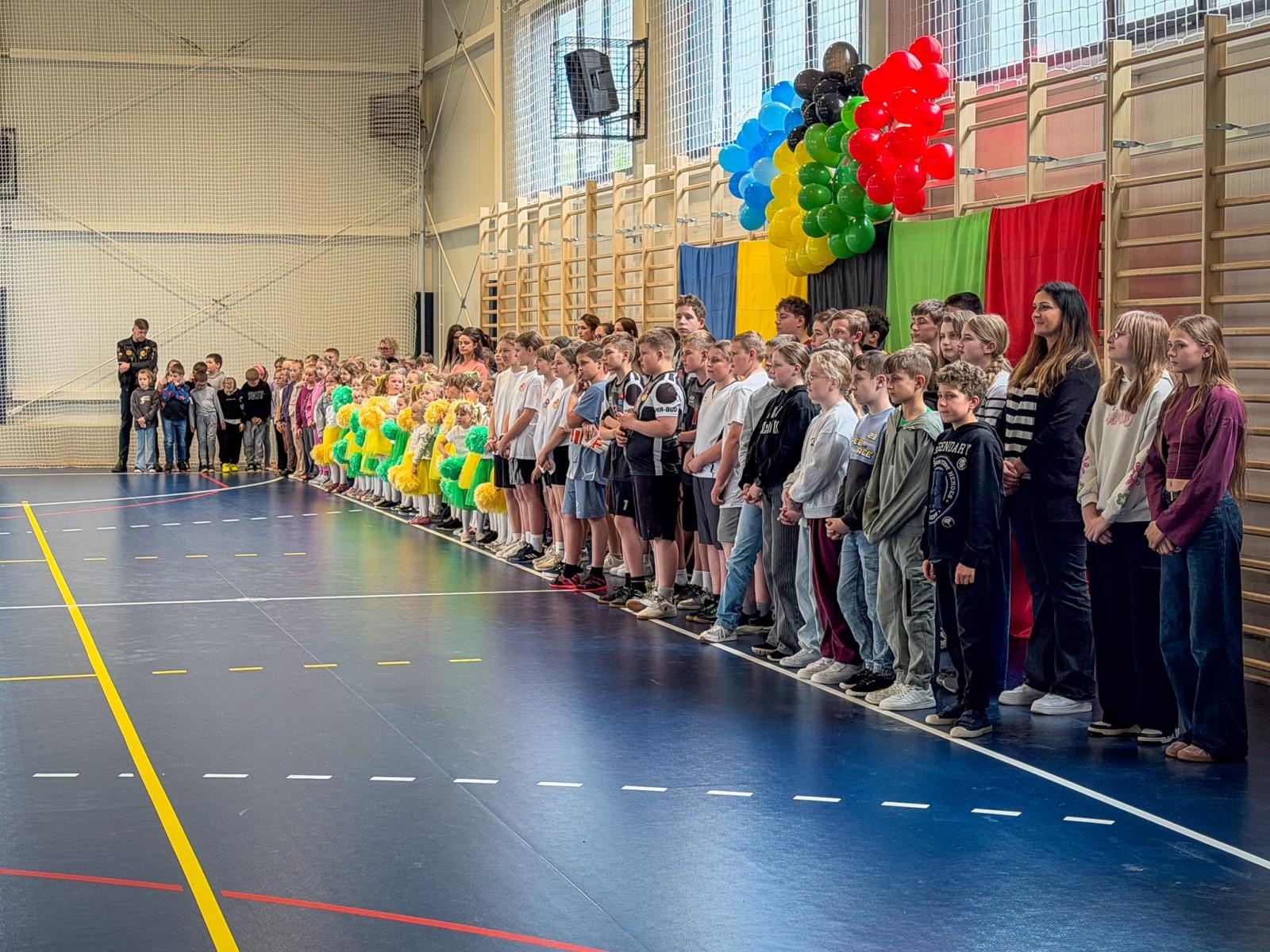 Zdjęcie w galerii na portalu naszraciborz.pl: Nowa hala sportowa przy ZSP nr 4 w Raciborzu-Studziennej oddana do użytku wiadomości z regionu