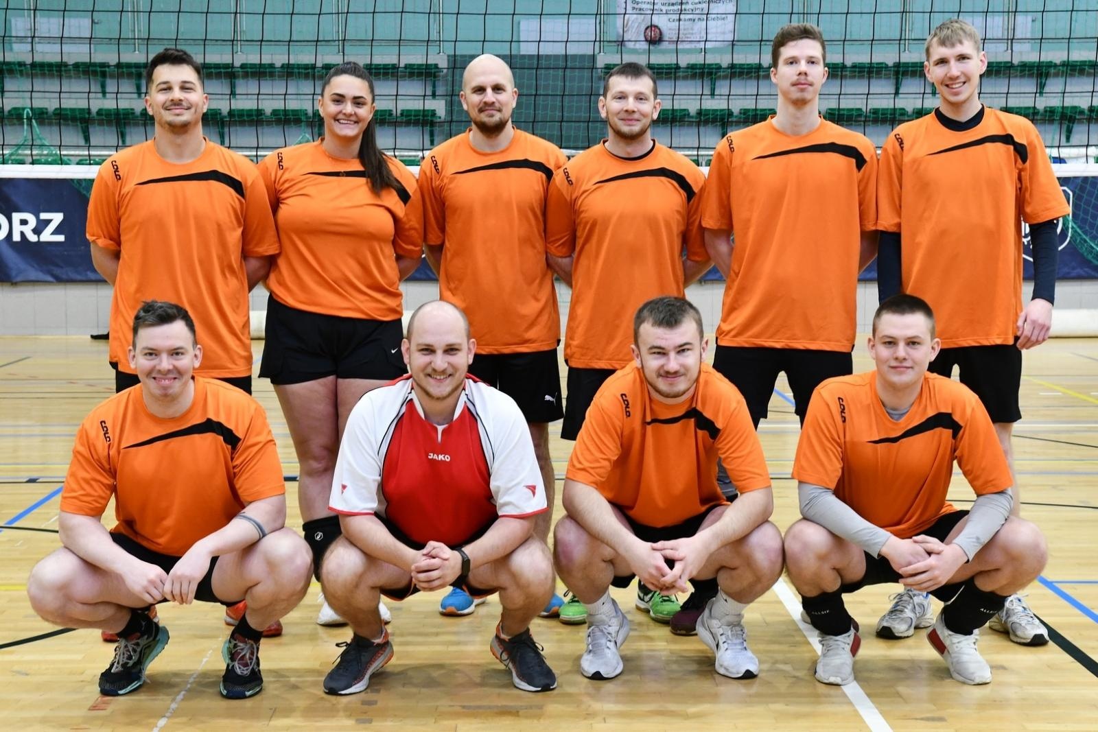 Zdjęcie w galerii na portalu naszraciborz.pl: Wysokie loty i mocne zbicia – raciborscy mundurowi pokazali, co potrafią! wiadomości z regionu