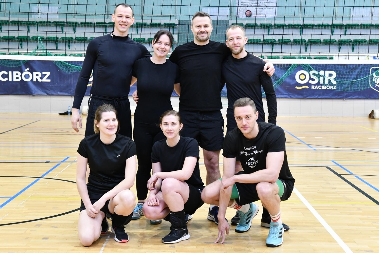 Zdjęcie w galerii na portalu naszraciborz.pl: Wysokie loty i mocne zbicia – raciborscy mundurowi pokazali, co potrafią! wiadomości z regionu