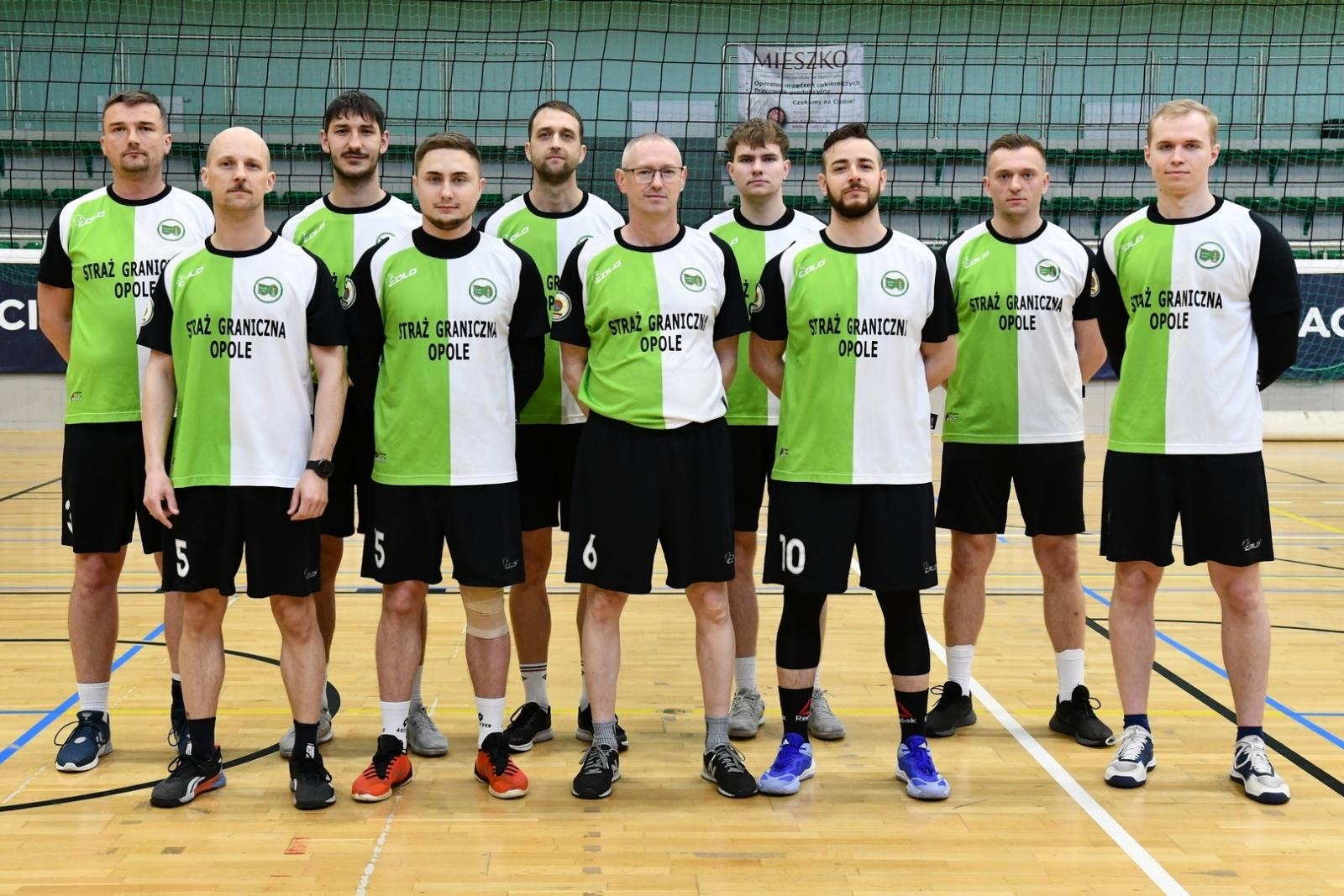 Zdjęcie w galerii na portalu naszraciborz.pl: Wysokie loty i mocne zbicia – raciborscy mundurowi pokazali, co potrafią! wiadomości z regionu