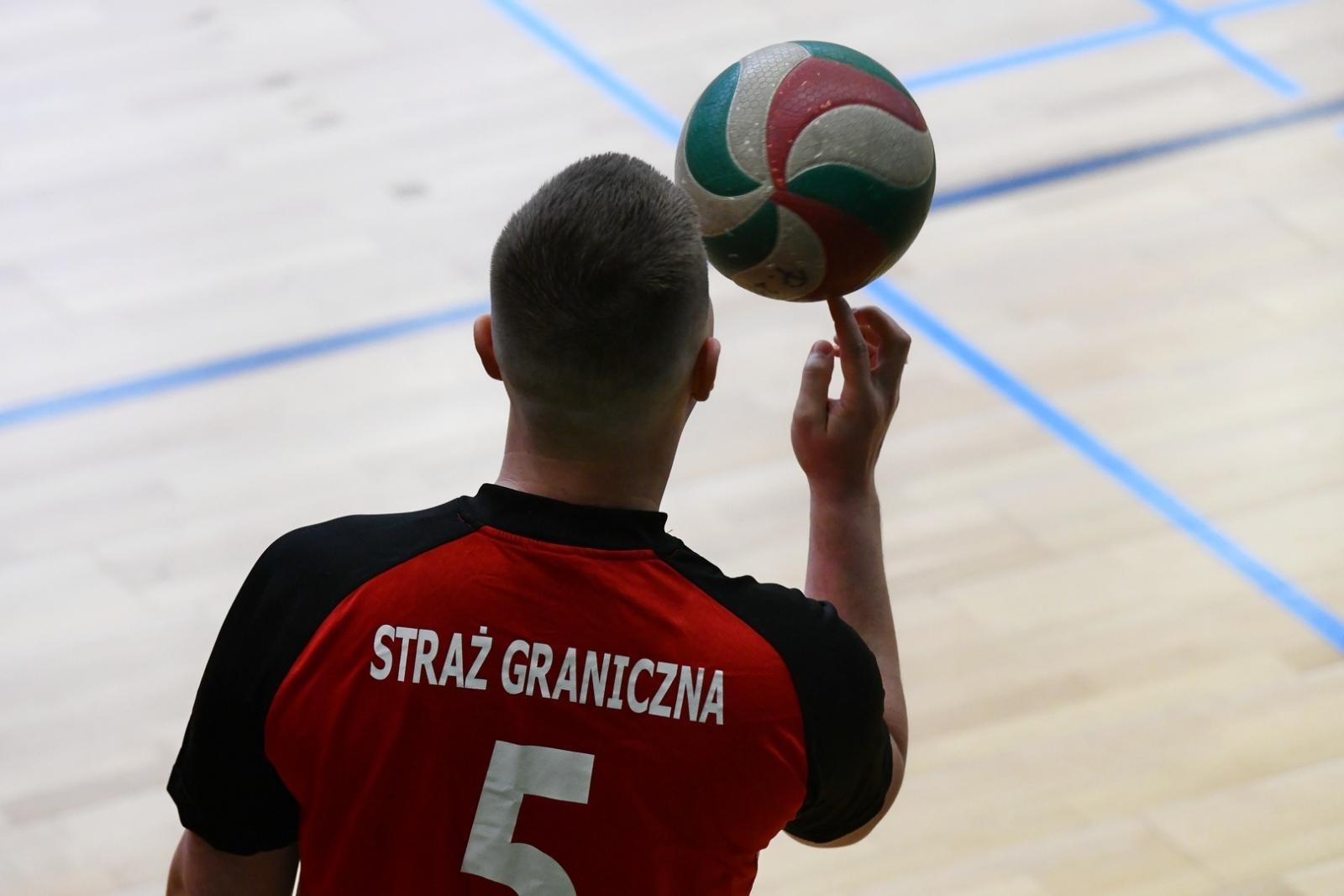 Zdjęcie w galerii na portalu naszraciborz.pl: Wysokie loty i mocne zbicia – raciborscy mundurowi pokazali, co potrafią! wiadomości z regionu