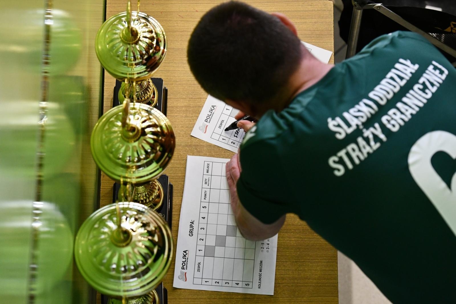 Zdjęcie w galerii na portalu naszraciborz.pl: Wysokie loty i mocne zbicia – raciborscy mundurowi pokazali, co potrafią! wiadomości z regionu