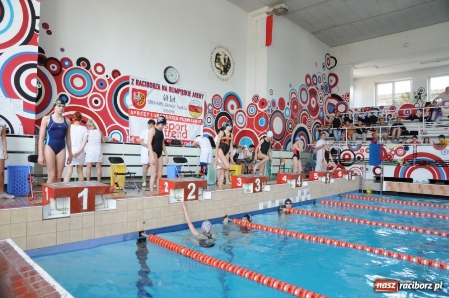 Zdjęcie w galerii na portalu naszraciborz.pl: Mistrzostwa na dwie pływalnie wiadomości z regionu