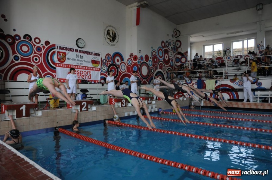 Zdjęcie w galerii na portalu naszraciborz.pl: Mistrzostwa na dwie pływalnie wiadomości z regionu