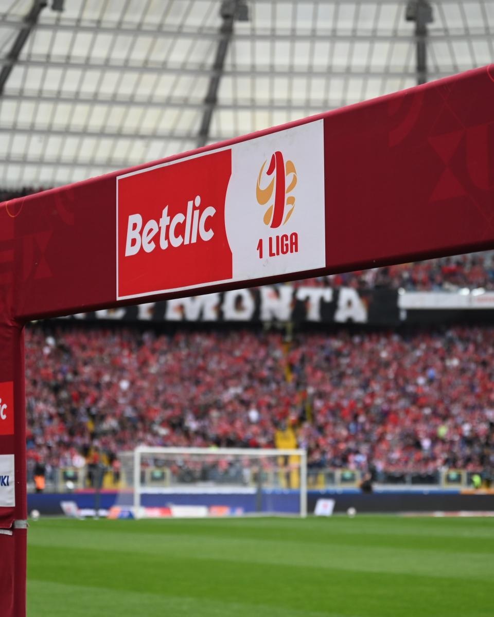 Zdjęcie w galerii na portalu naszraciborz.pl: Piłkarskie święto na Stadionie Śląskim. Rekordowa frekwencja i wielkie emocje w meczu Ruchu z Wisłą wiadomości z regionu