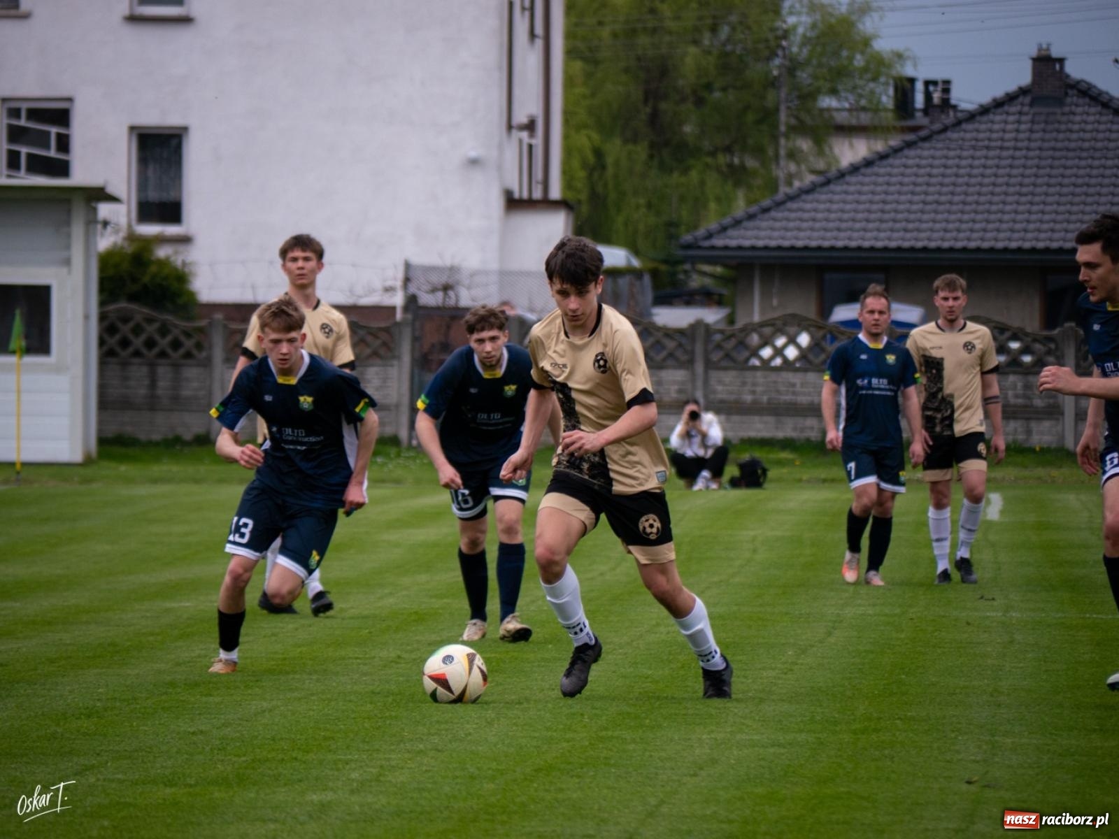 Zdjęcie w galerii na portalu naszraciborz.pl: A klasa: Cztery do zera, outsider pokonuje lidera [FOTO] wiadomości z regionu