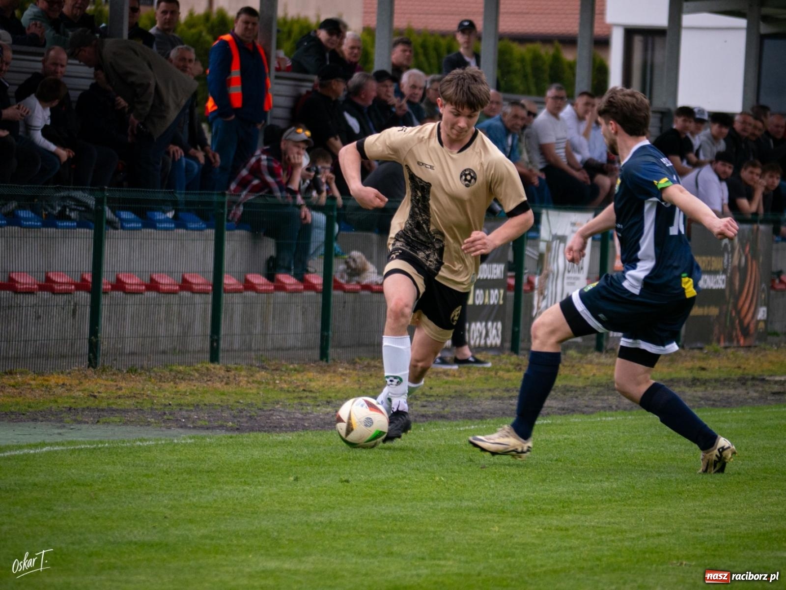 Zdjęcie w galerii na portalu naszraciborz.pl: A klasa: Cztery do zera, outsider pokonuje lidera [FOTO] wiadomości z regionu
