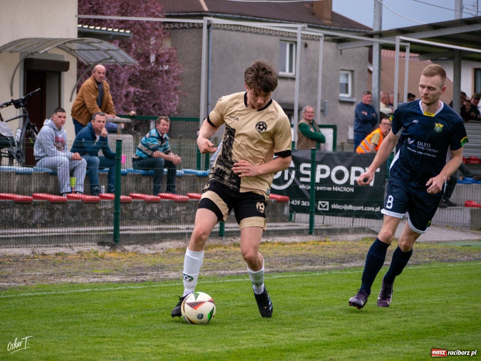 Zdjęcie w galerii na portalu naszraciborz.pl: A klasa: Cztery do zera, outsider pokonuje lidera [FOTO] wiadomości z regionu