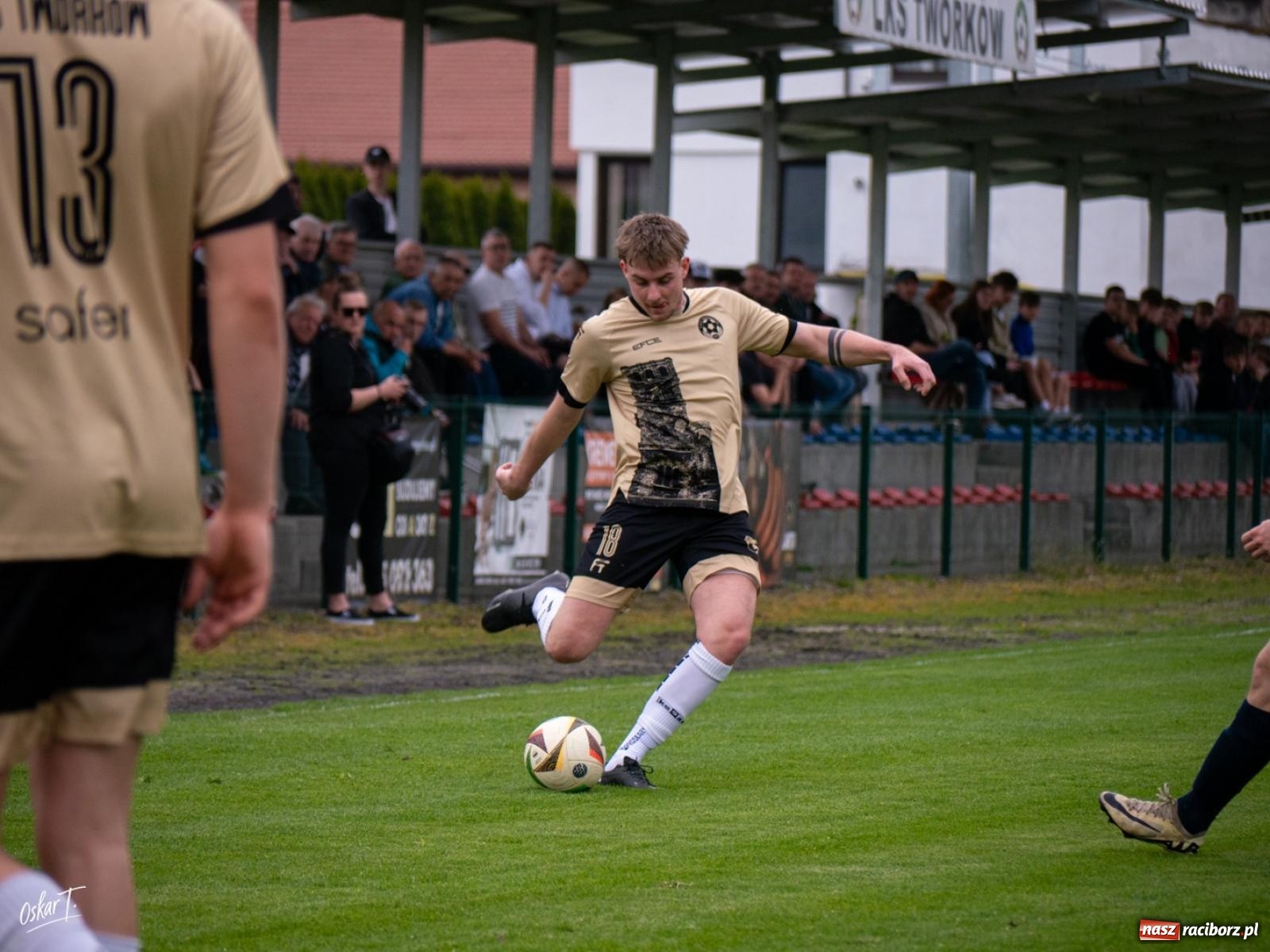 Zdjęcie w galerii na portalu naszraciborz.pl: A klasa: Cztery do zera, outsider pokonuje lidera [FOTO] wiadomości z regionu