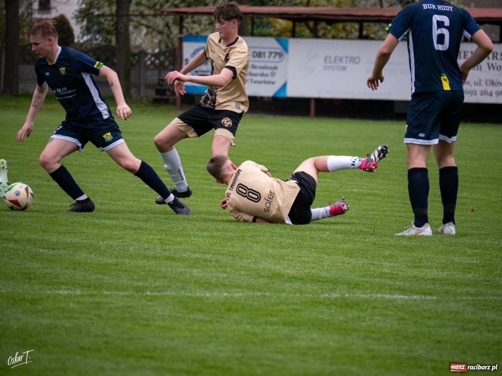 Zdjęcie w galerii na portalu naszraciborz.pl: A klasa: Cztery do zera, outsider pokonuje lidera [FOTO] wiadomości z regionu
