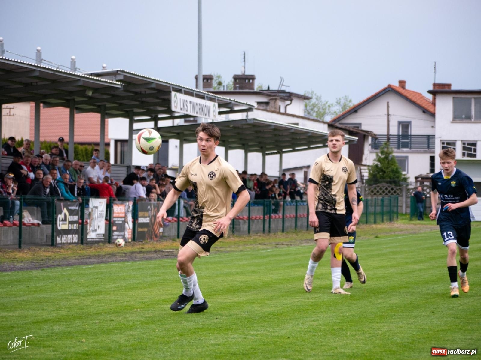 Zdjęcie w galerii na portalu naszraciborz.pl: A klasa: Cztery do zera, outsider pokonuje lidera [FOTO] wiadomości z regionu