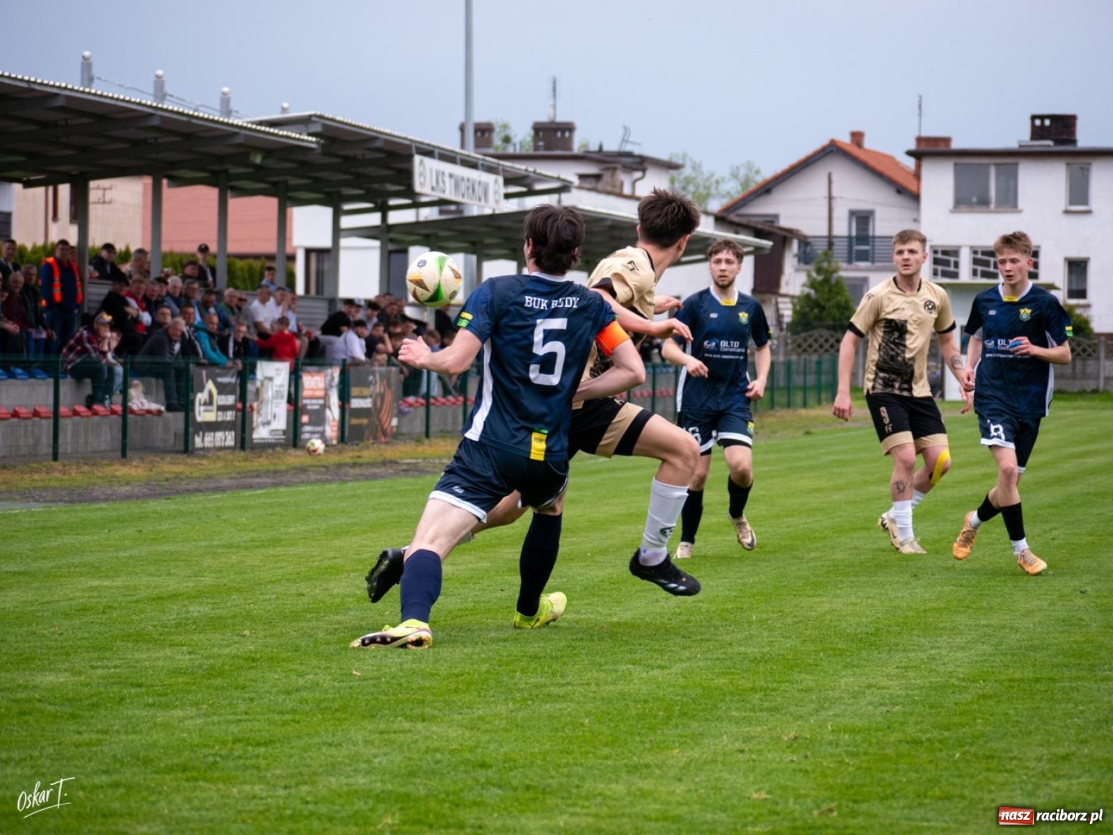 Zdjęcie w galerii na portalu naszraciborz.pl: A klasa: Cztery do zera, outsider pokonuje lidera [FOTO] wiadomości z regionu