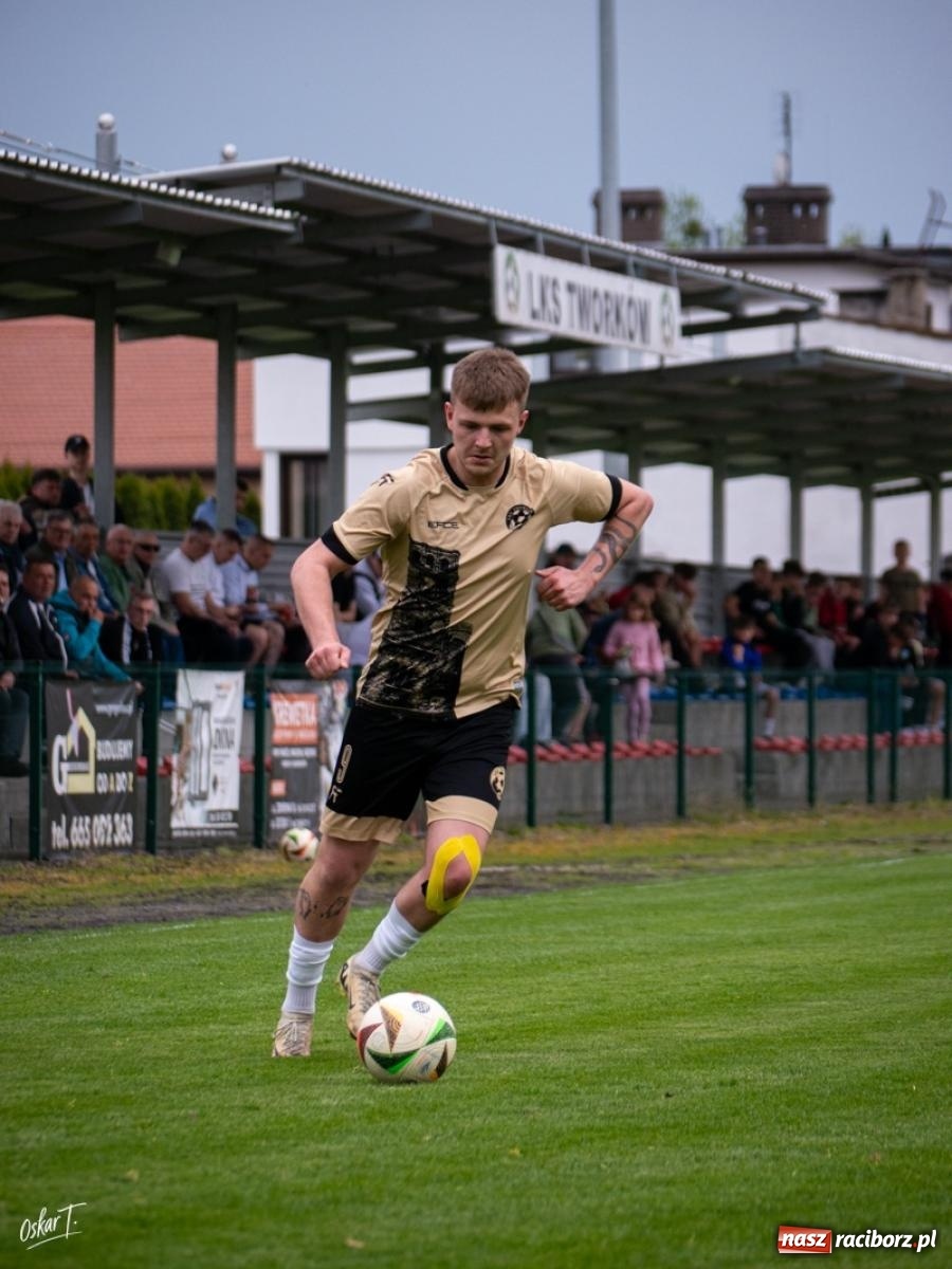 Zdjęcie w galerii na portalu naszraciborz.pl: A klasa: Cztery do zera, outsider pokonuje lidera [FOTO] wiadomości z regionu