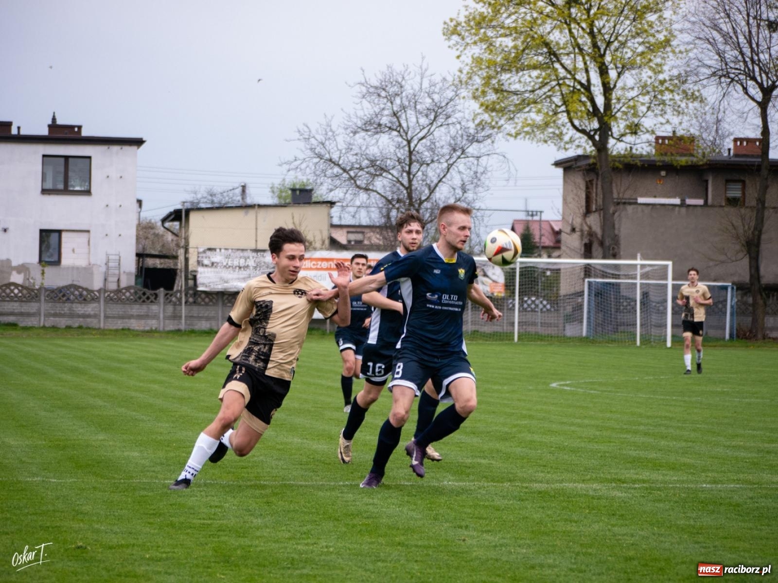 Zdjęcie w galerii na portalu naszraciborz.pl: A klasa: Cztery do zera, outsider pokonuje lidera [FOTO] wiadomości z regionu