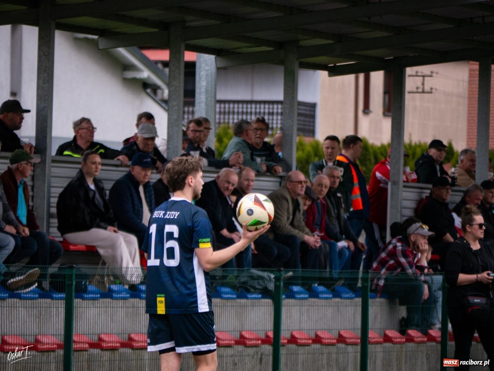 Zdjęcie w galerii na portalu naszraciborz.pl: A klasa: Cztery do zera, outsider pokonuje lidera [FOTO] wiadomości z regionu