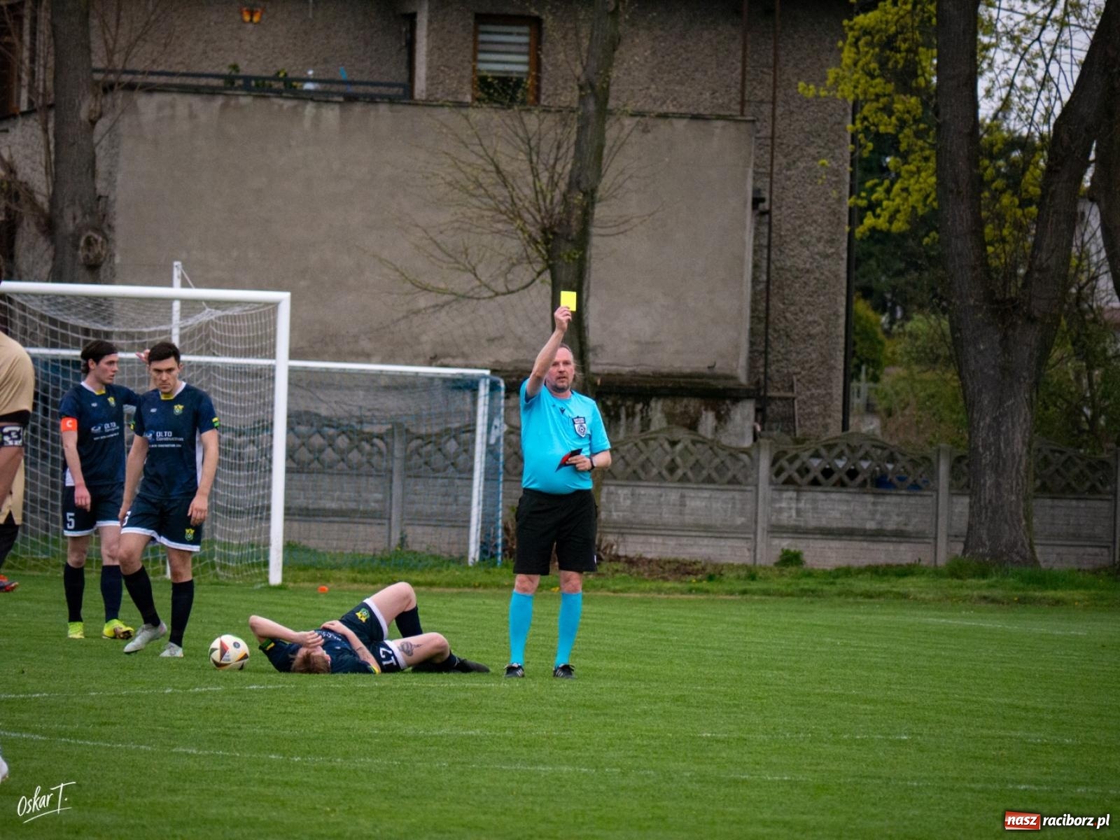 Zdjęcie w galerii na portalu naszraciborz.pl: A klasa: Cztery do zera, outsider pokonuje lidera [FOTO] wiadomości z regionu