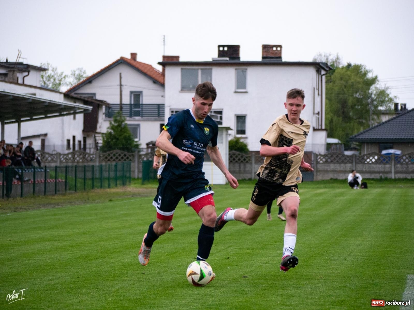 Zdjęcie w galerii na portalu naszraciborz.pl: A klasa: Cztery do zera, outsider pokonuje lidera [FOTO] wiadomości z regionu