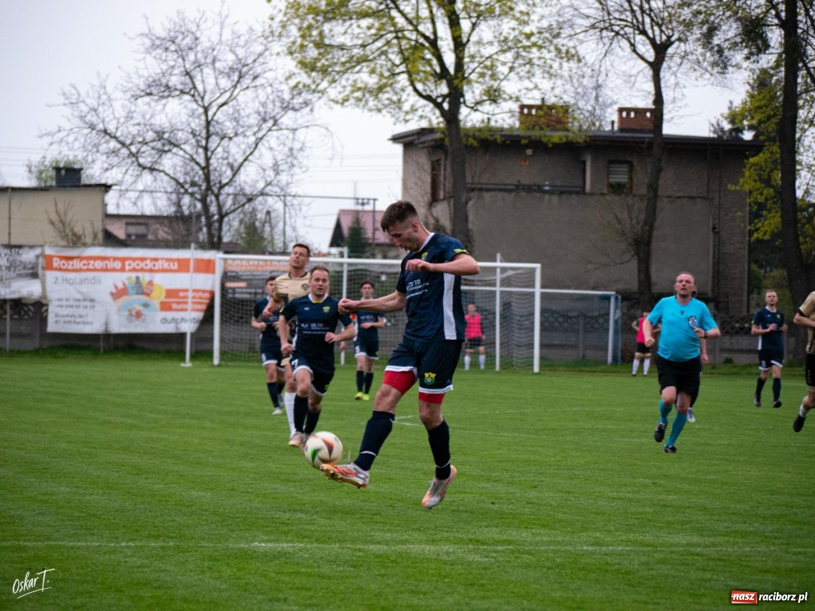 Zdjęcie w galerii na portalu naszraciborz.pl: A klasa: Cztery do zera, outsider pokonuje lidera [FOTO] wiadomości z regionu