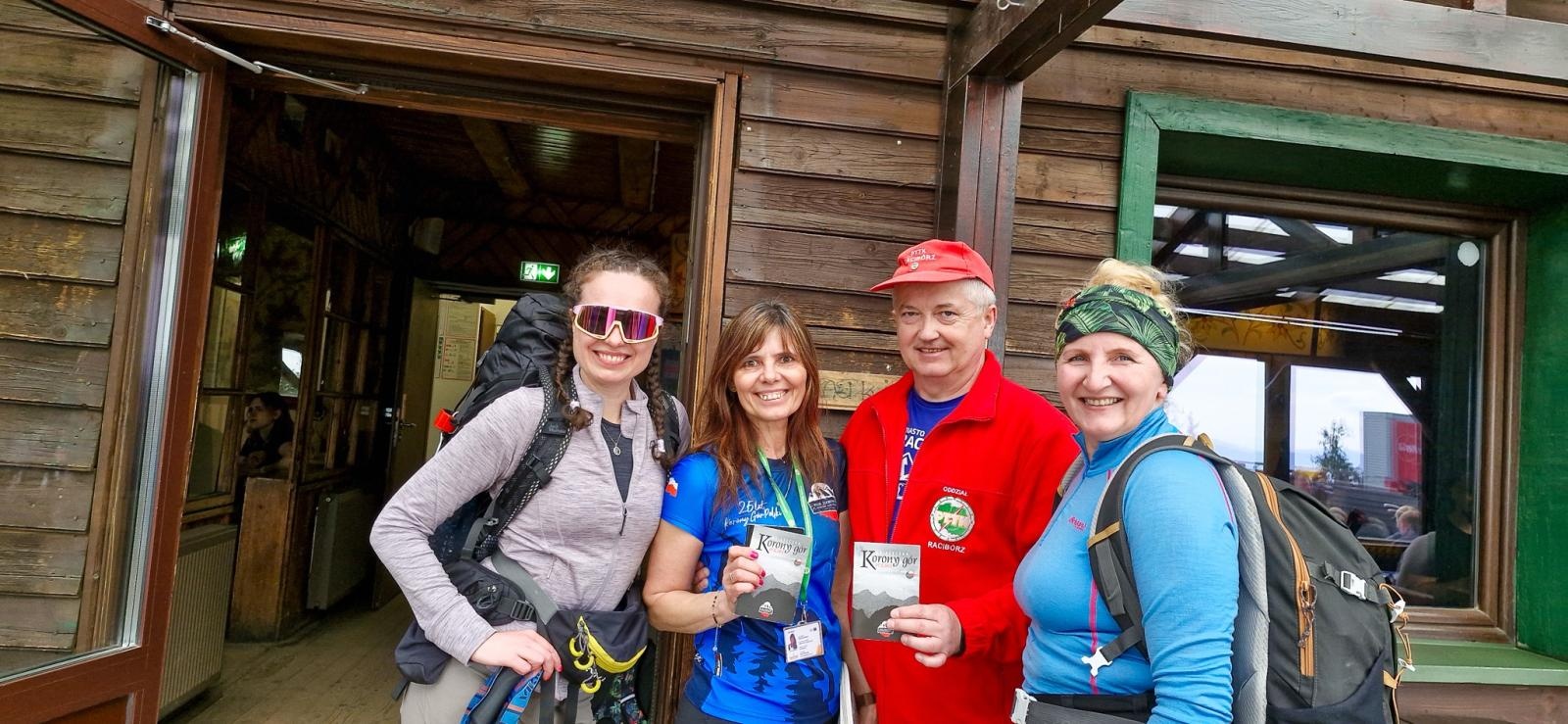 Zdjęcie w galerii na portalu naszraciborz.pl: Dwa szczyty do Korony Gór Polski zdobyte przez turystów z Raciborza wiadomości z regionu