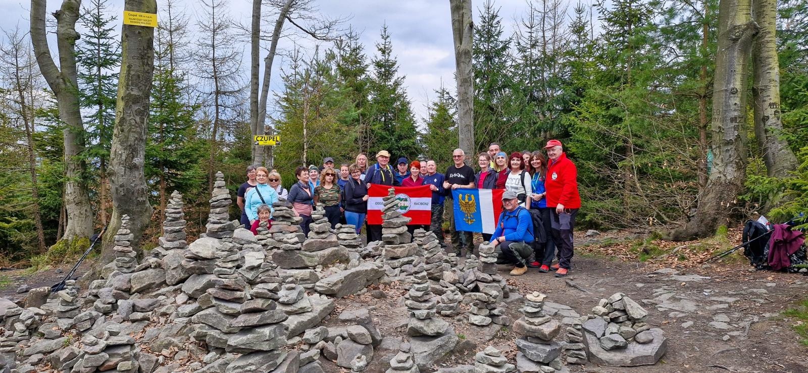 Zdjęcie w galerii na portalu naszraciborz.pl: Dwa szczyty do Korony Gór Polski zdobyte przez turystów z Raciborza wiadomości z regionu