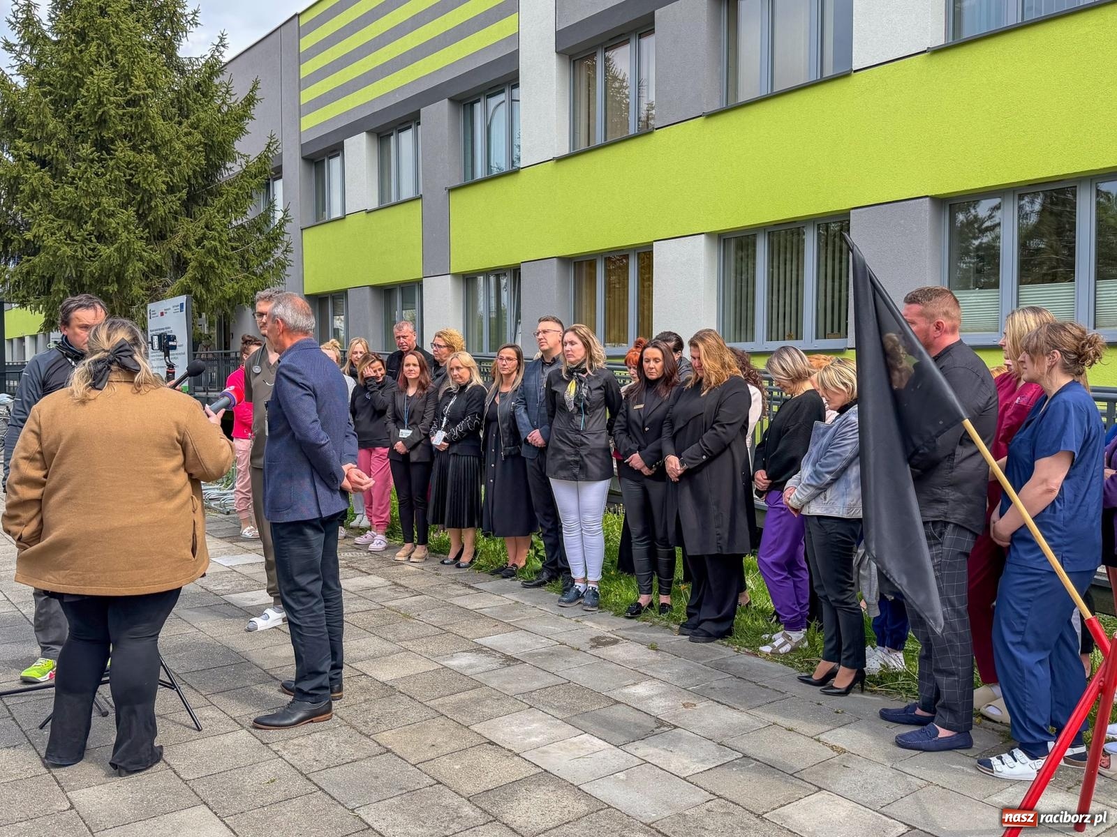 Zdjęcie w galerii na portalu naszraciborz.pl: Czarny tydzień – szpital w Raciborzu przyłączył się do ogólnopolskiego protestu [WIDEO] wiadomości z regionu